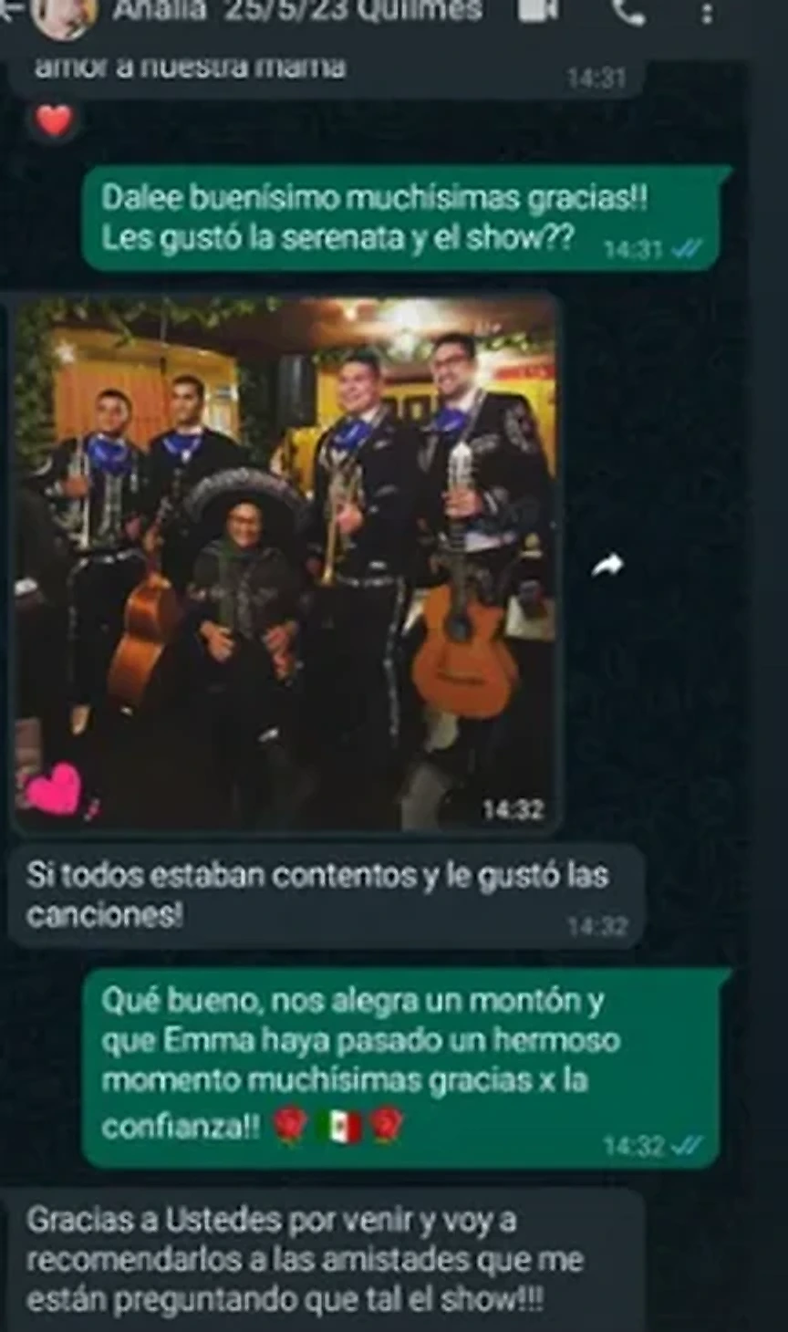 Captura de un chat de WhatsApp: Analía agradece la serenata y dice que va a recomendarlos a las amistades que le preguntan qué tal el show.